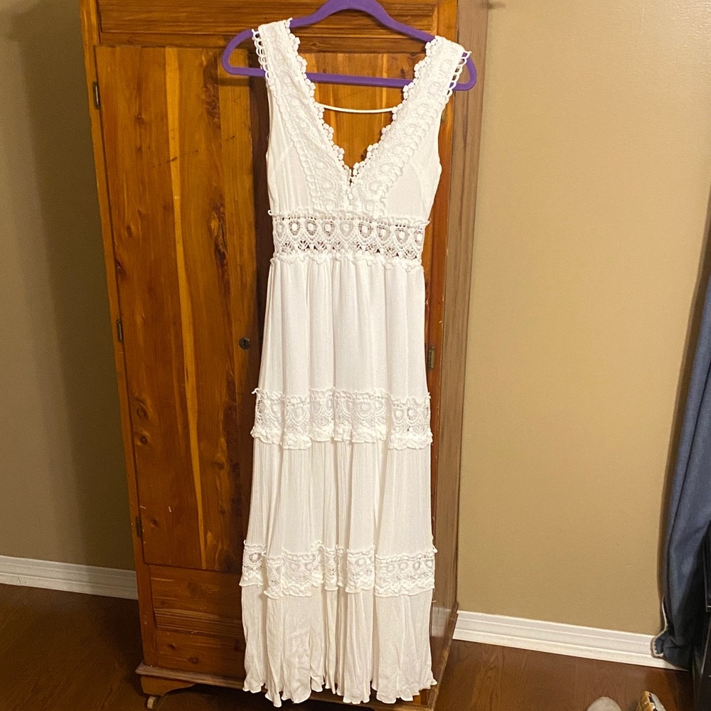 Elegant White Lace Maxi Dress